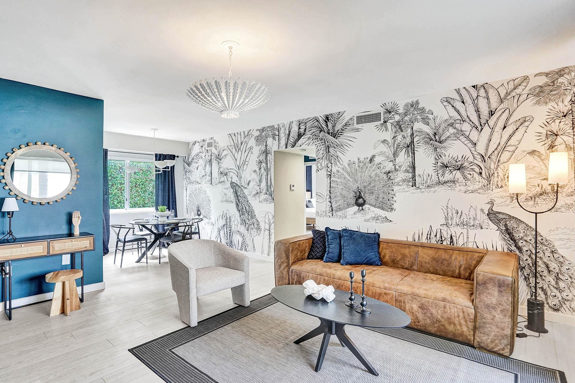 Lincoln Suites 1 - Midnight Suite | Free Parking | Resort Pass Avail