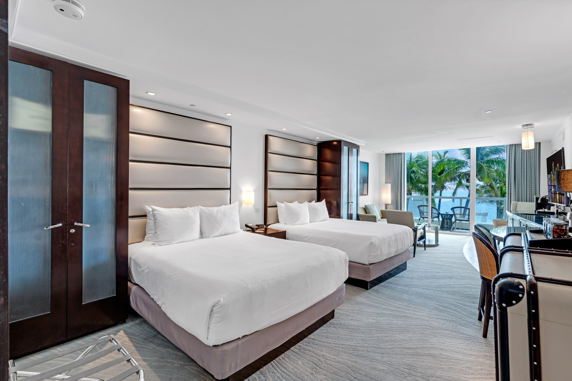 30721/30722 - Sorrento Double Junior 4 Queen Beds 2BR|2BA Fontainebleau