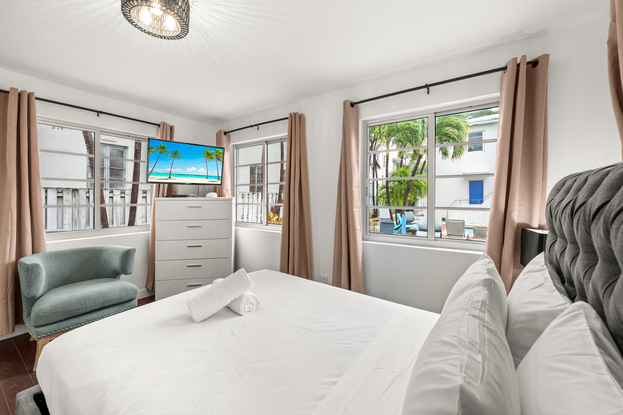 Casa Caia E - Casa CAIA Sobe Suite E Large one bedroom with Pool