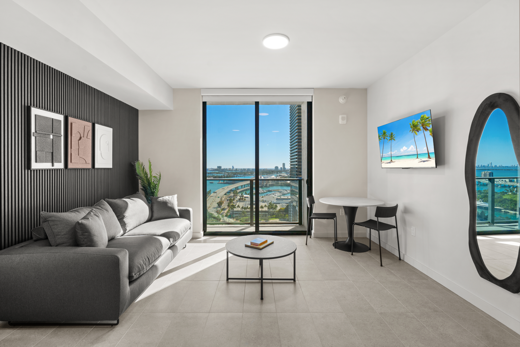 501 FIRST 2600 - Biscayne Bay Studio Suite Water Views 501 First